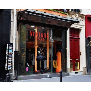 Vintage Desir (Rue Yvonne le Tac)